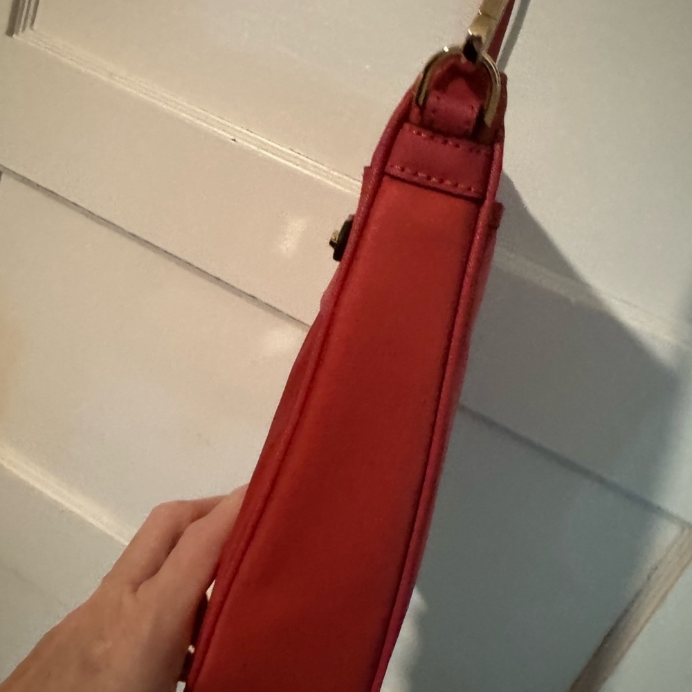 Michael Kors Crossbody Bag with Gold Hardware - Picture 4 of 5